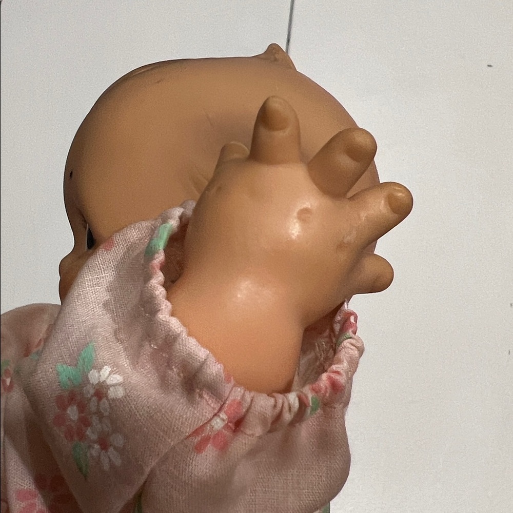 Vintage Cameo Kewpie Doll: 12-inch Vinyl Toy, Posable Arms and legs squeaky toy - Picture 9 of 13